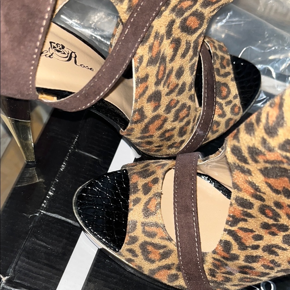Leopard Print Open-Toe Heels - Picture 6 of 7